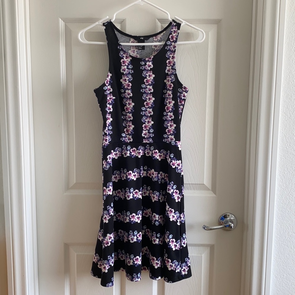H&M Stretchy Black Floral Pattern Mini Dress